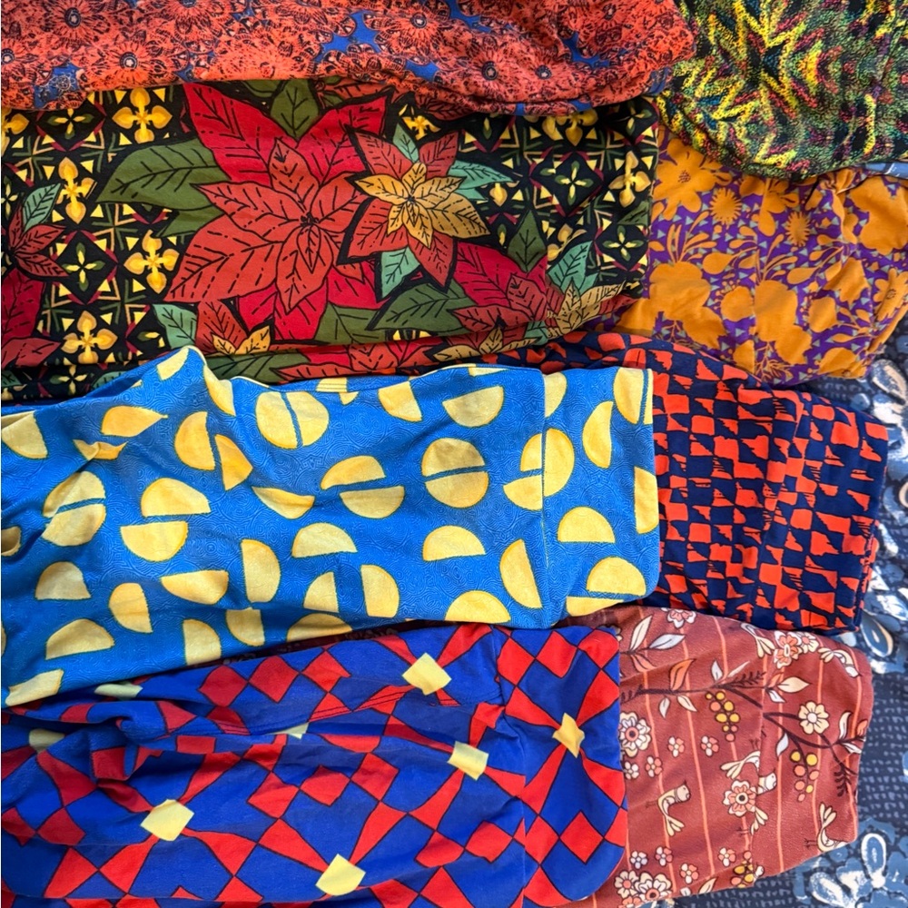 Colorful Patterned Fabrics - Picture 3 of 6